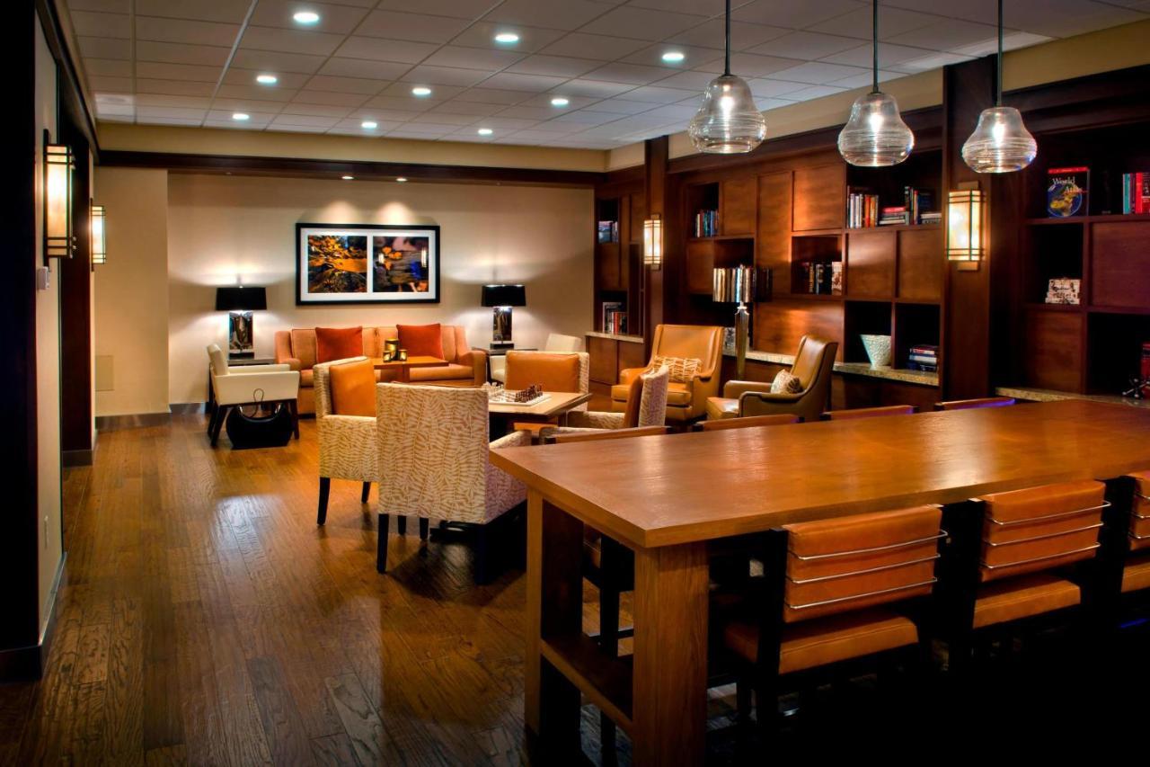 ทรัมบุล แมริออท เชลตัน Hotel Trumbull ภายนอก รูปภาพ