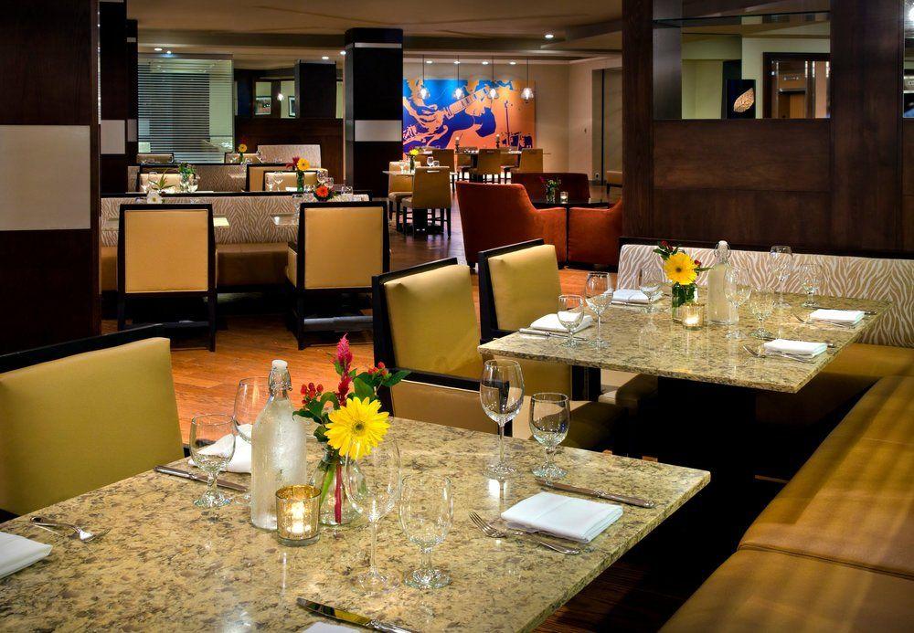 ทรัมบุล แมริออท เชลตัน Hotel Trumbull ภายนอก รูปภาพ