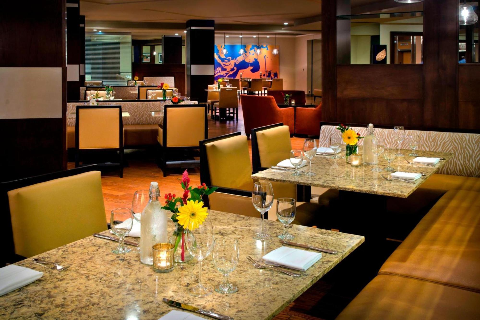 ทรัมบุล แมริออท เชลตัน Hotel Trumbull ภายนอก รูปภาพ